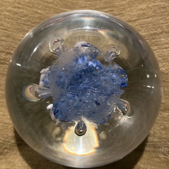 Signed Art Glass Paperweight Blue Flowers John Gentile Glass,  Star City WV - Picture 6 of 11